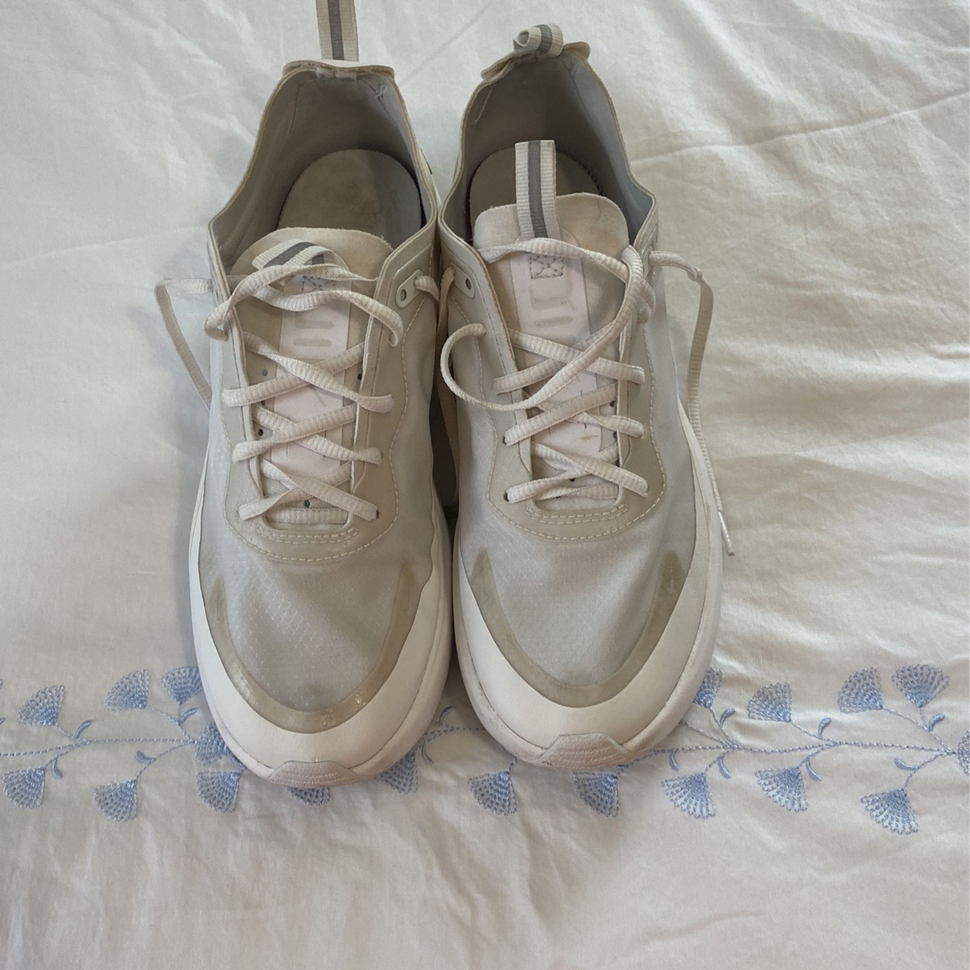 Nike Withe Shoes Size 7.5