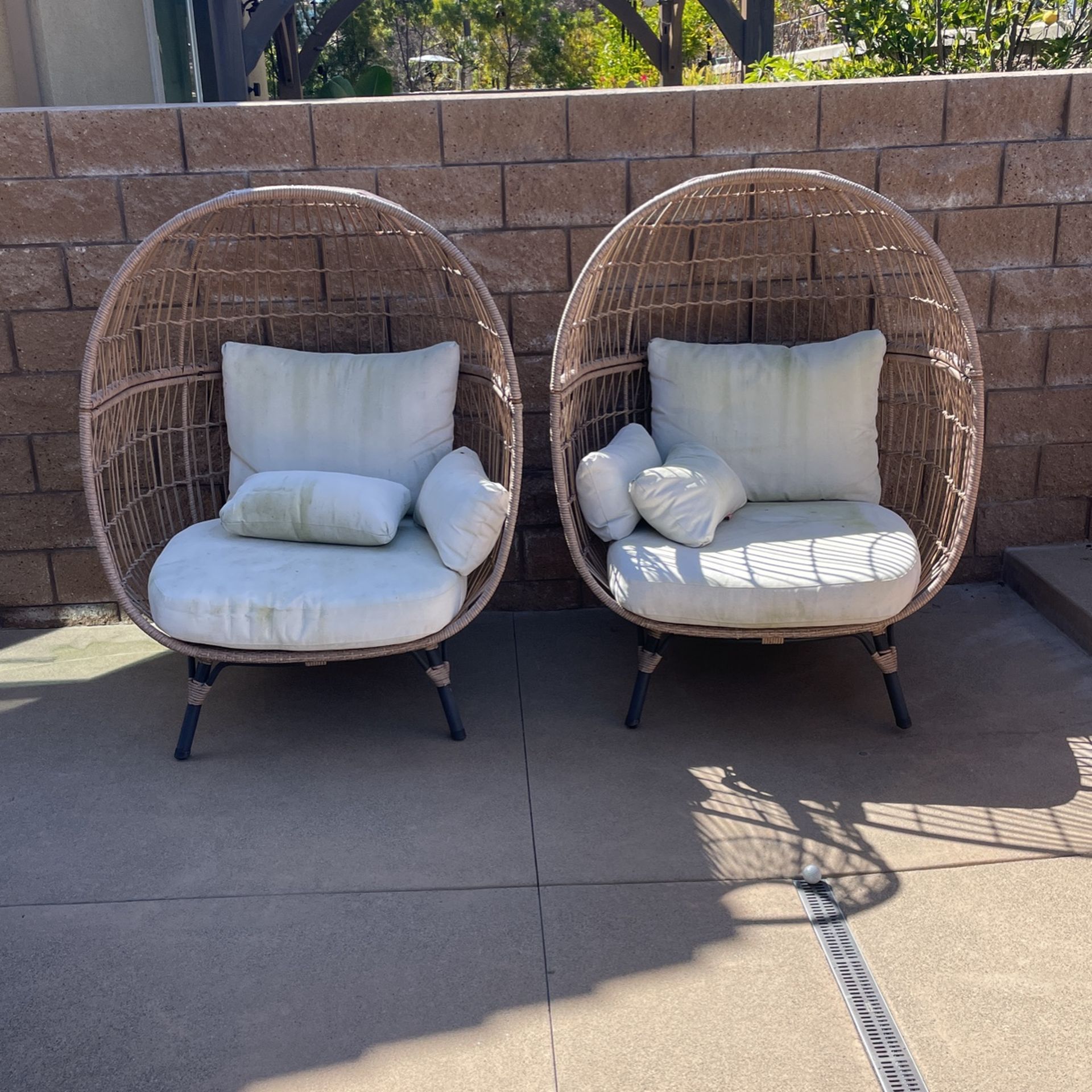Outdoor Egg Style Chairs 