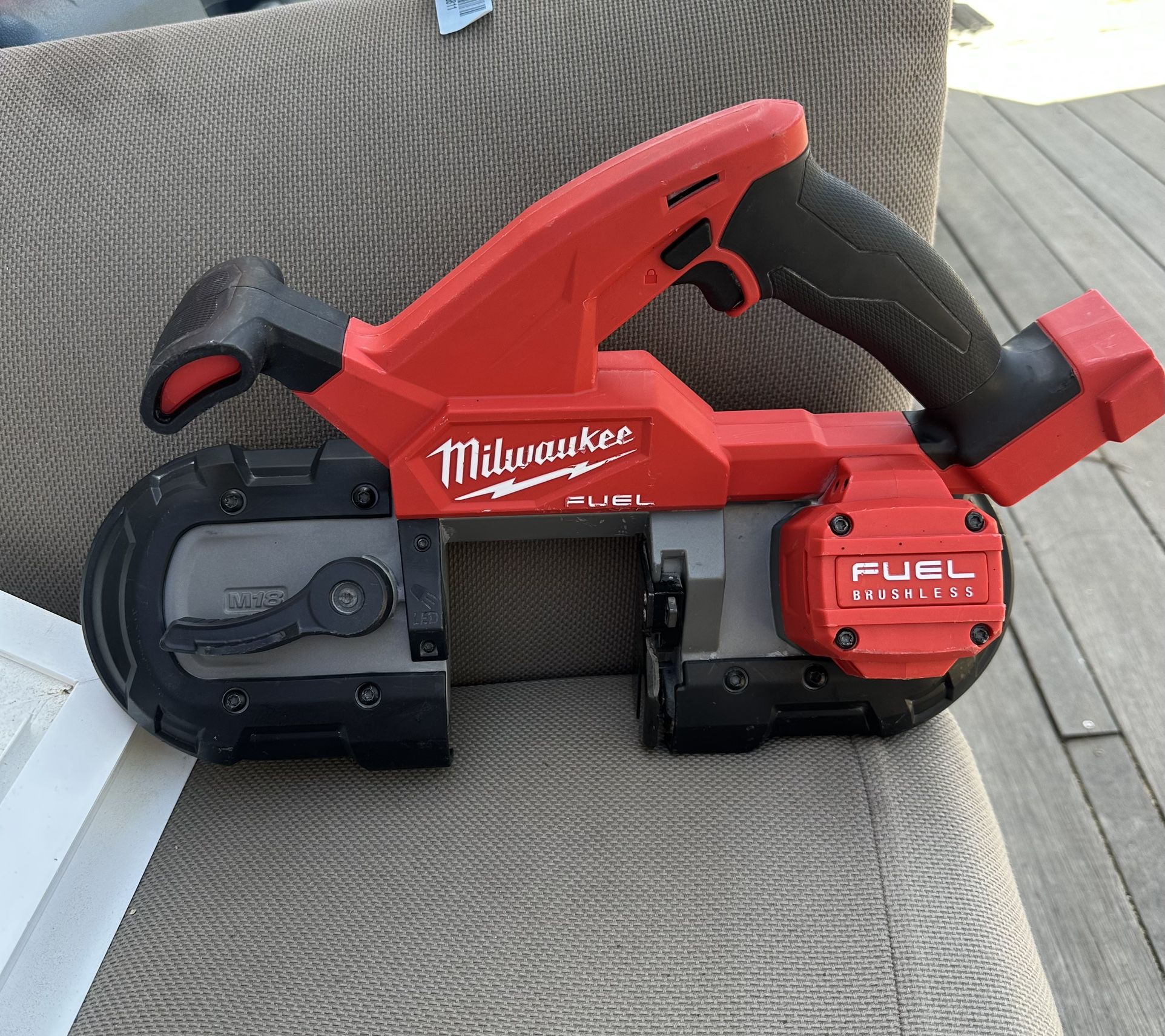 Milwaukee Bandsaw