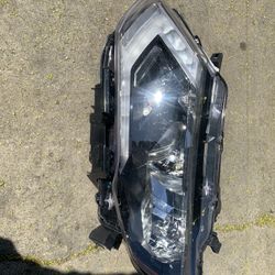 2017-2020 Nissan Rogue Left Headlight