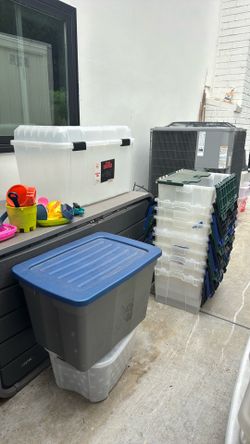 Plastic storage boxes