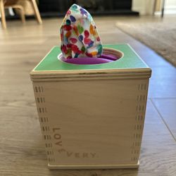 Lovevery Tissue Box