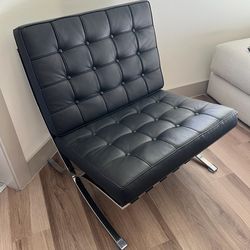 NEW Zuri Black Catalonia Chair