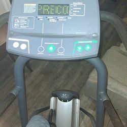 ELIPTICAL MACHINE PRECORE 