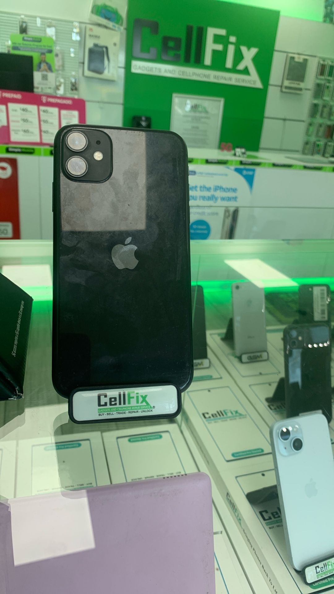 IPHONE 11 64GB UNLOCKED