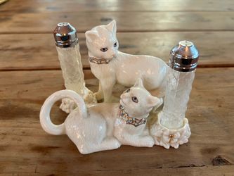 Lenox Sitting Pretty Cats Salt & Pepper Shakers 2003