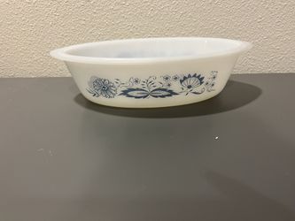 Vintage Glassmaker Milk Glass Casserole Dish 