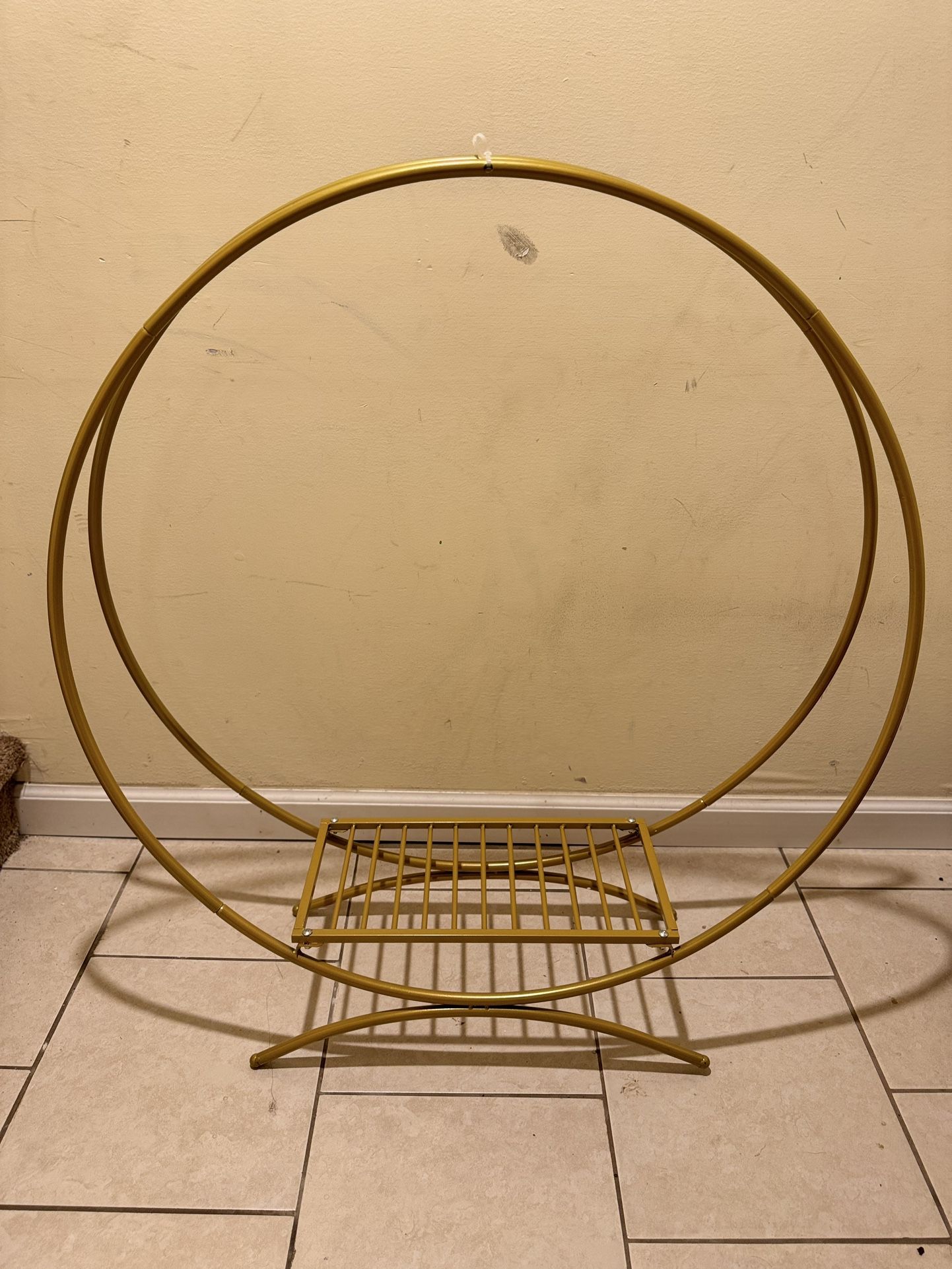 Gold Table Top Center Piece Ring