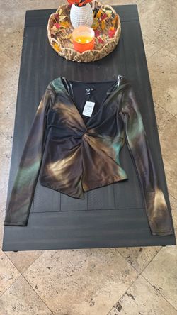 Cute long sleeve top size large