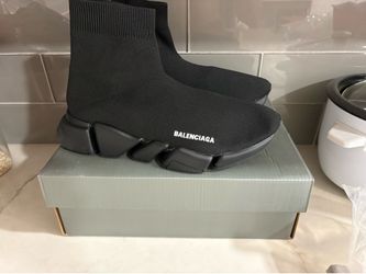 Designer knitted runners size 44/9.5