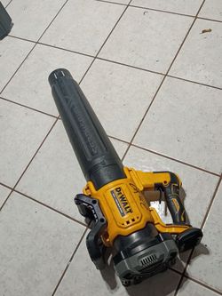 DeWalt blower