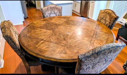 Dining table and 4 chairs