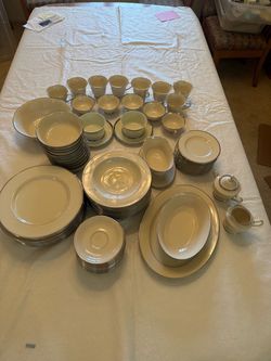 Lenox China set - Montclair pattern