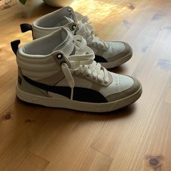 Puma Sneakers