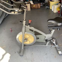 Sunny Magnetic Exercise Bike SF-B1877 – Good Condition