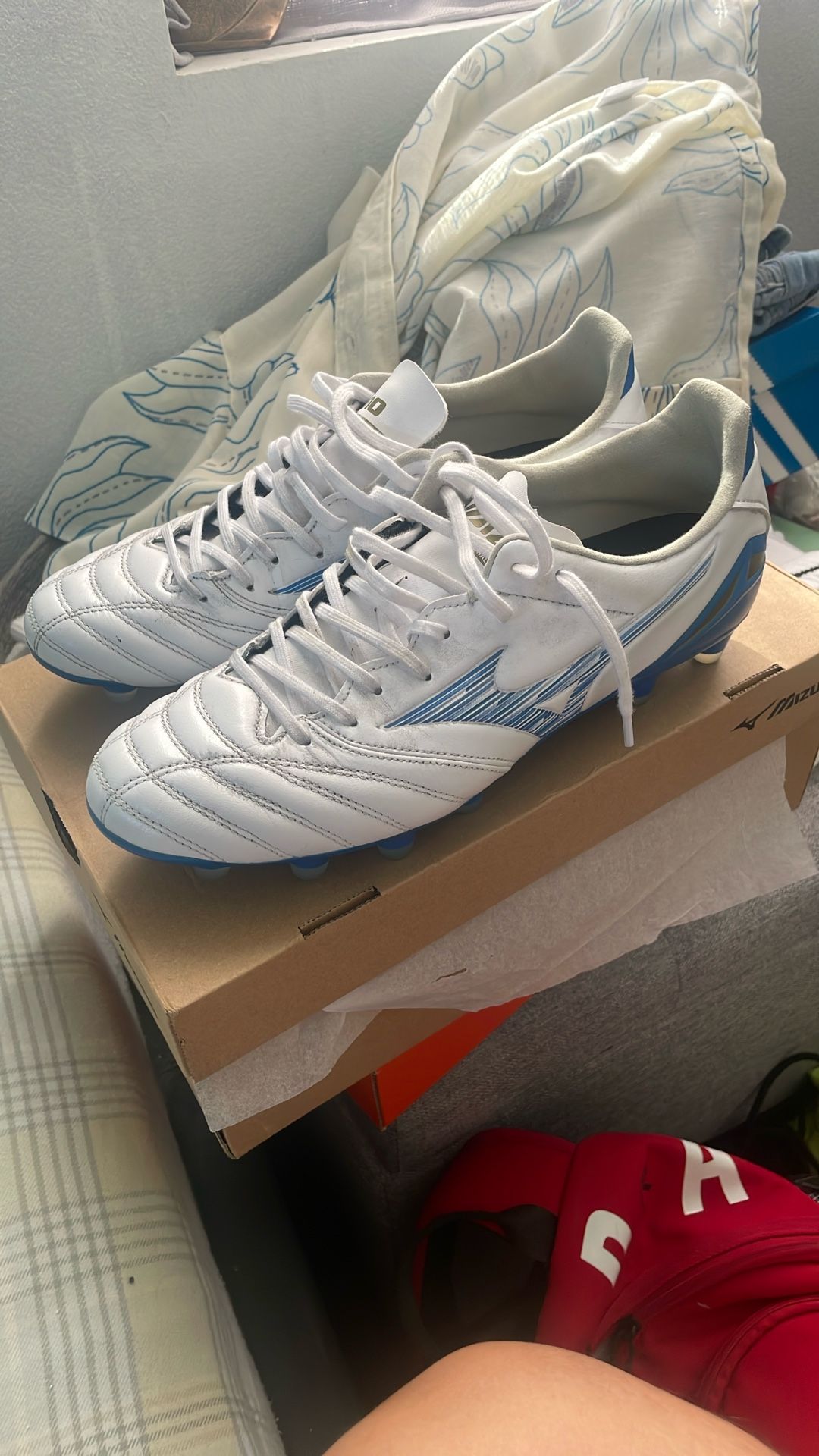 Mizuno Morelia Neo 4 Soccer cleats