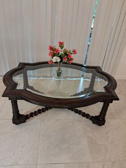 BEAUTIFUL  UNIQUE WOOD/GLASS  COFFEE TABLE
