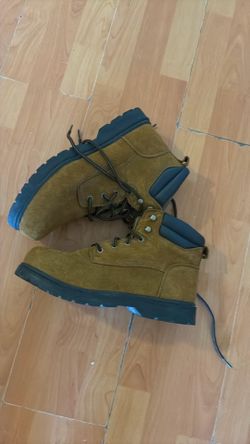 Mens boots 🥾 size 12-13