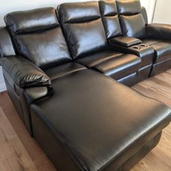 New Black Recliner Sectional Couch! Free Delivery 🚚! Financing Available ! 