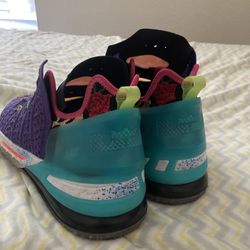 Nike Men’s Lebron 18