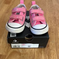 Size 4 Toddler Converse