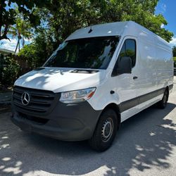 2021 Mercedes-Benz Sprinter 2500