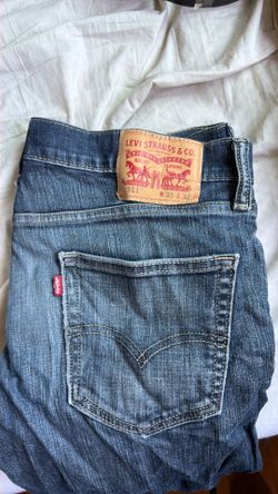 Levi Jeans 33/32 15$