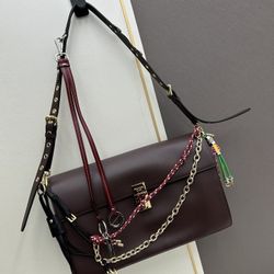 Soft Sound Large Shoulder