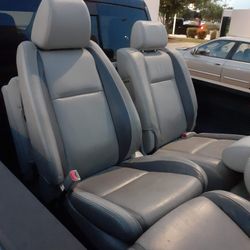  MAZDA LEATHER SEATS - REDUCED!!