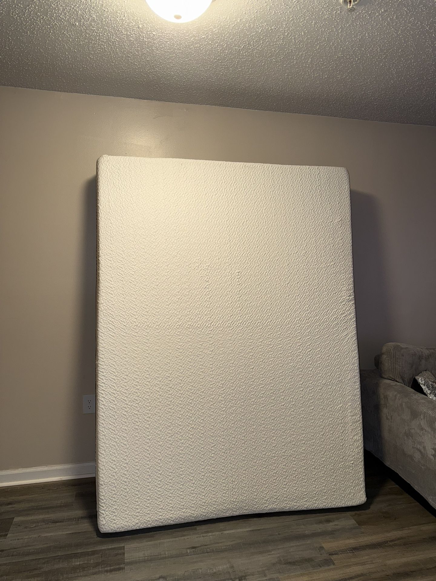 Cooling Medium Soft Memory Foam Mattress Queen