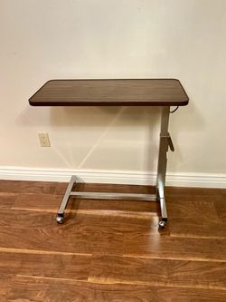 Adjustable Tilt-Top Overbed Tray Table