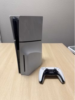 PS5 Slim Disc Edition + Controller