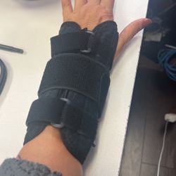 Wrist Brace Left Xl