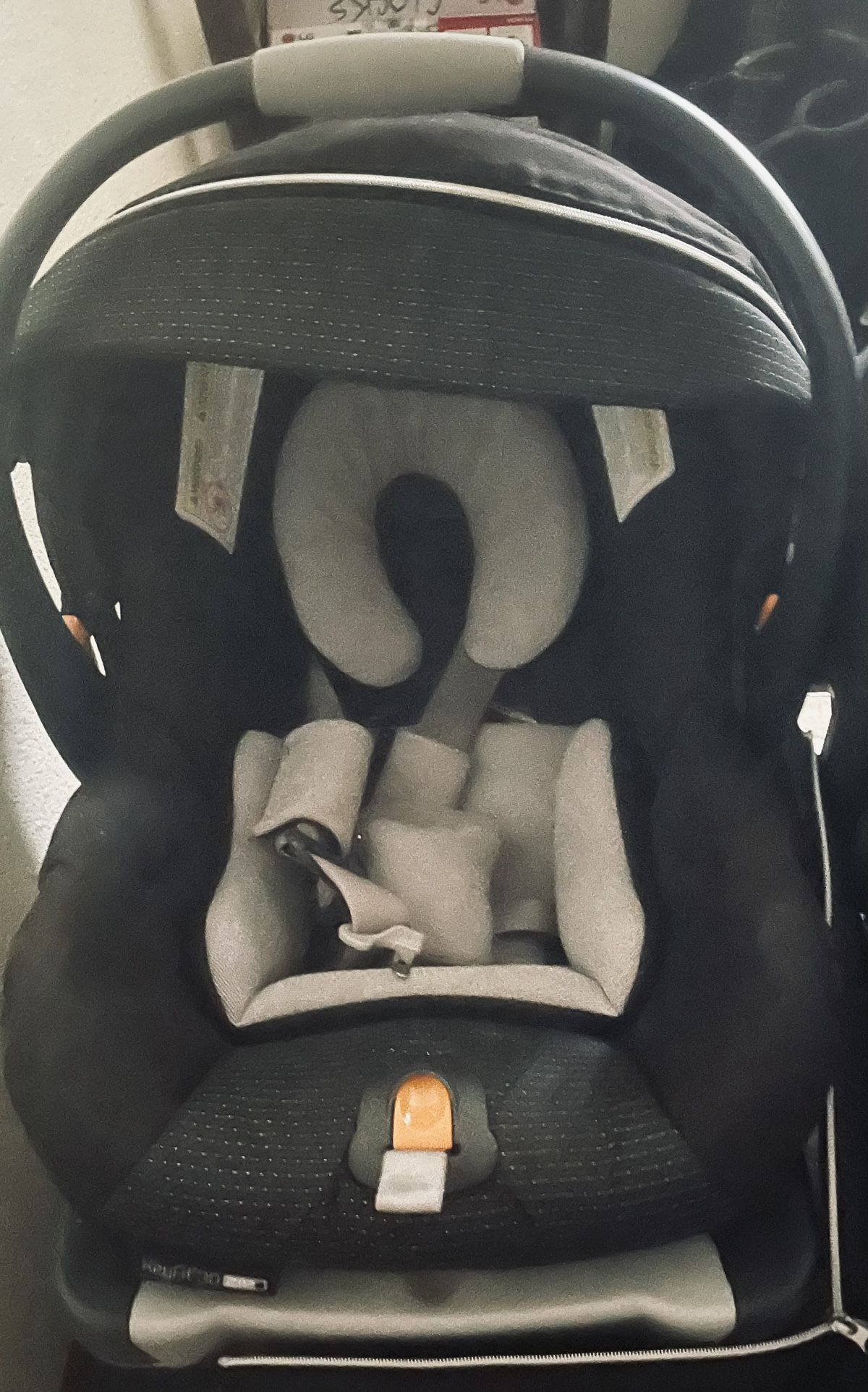 Chicco Infant Car seat