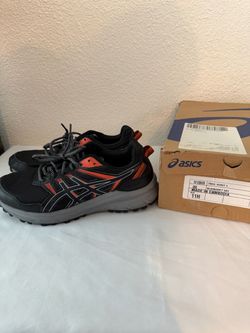 OASICS  MENS SHOES SIZE 11