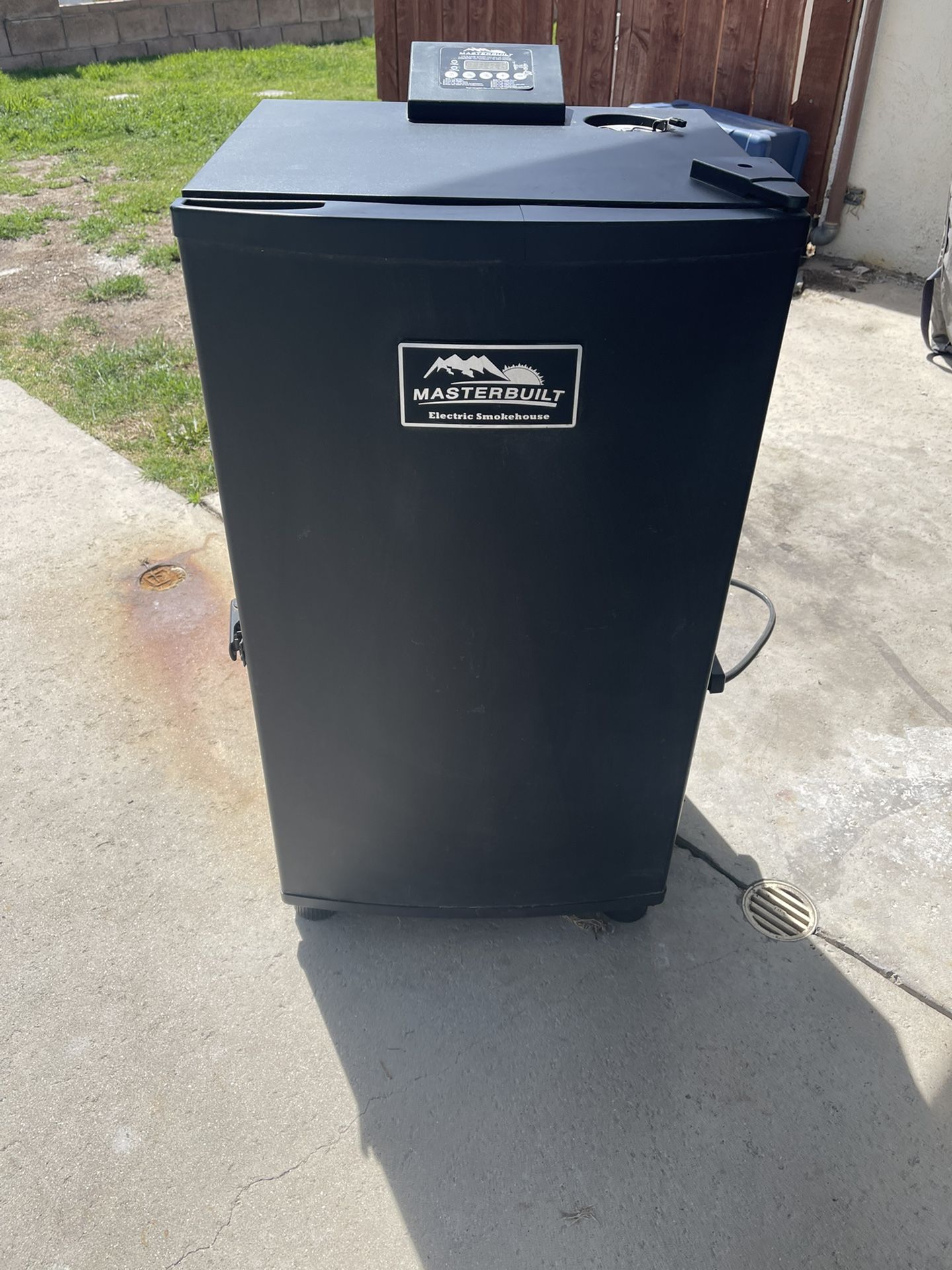 Masterbuilt Electric Smoke House