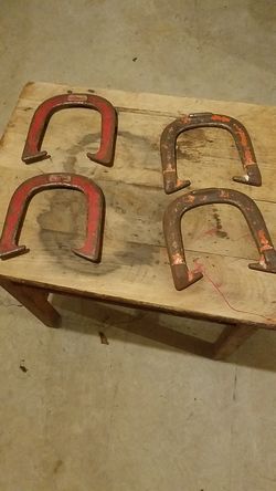 2 pair Gordon professional horseshoes