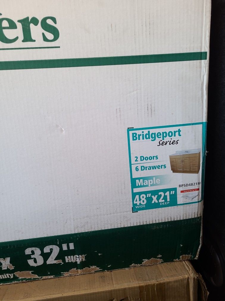 Jacuzzi Style Tub / Vanity