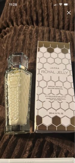 Crema para la cara de jalea real nueva de Jafra Tamaño grande de 6.7 fl oz