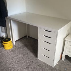Makeup Desk 