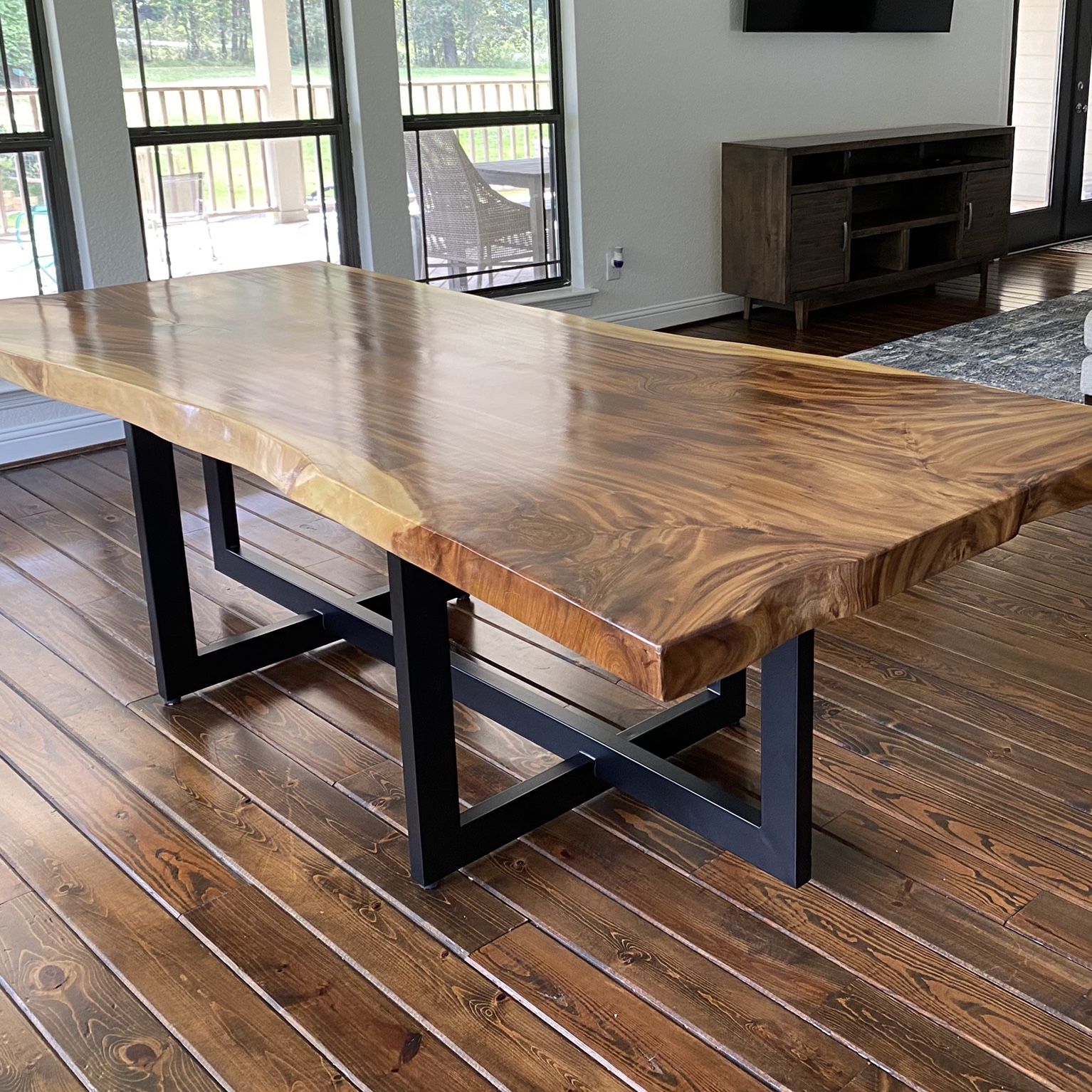 Live edge table solid wood iron Base beautiful table 