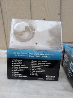 Ultra Pro . Acrilc ball and card holder