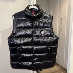 Men’s Vest Size M/L