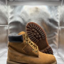 Biege timberland boots