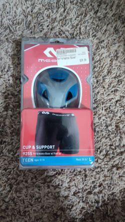 Mcdavid compression shorts and Cup black large teen football hockey baseball 