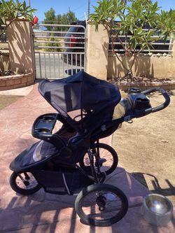 Baby Trend Expedition DLX and Car seat