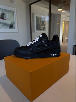 Mens Black Lv Trainers