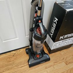 New Cond  EURIKA VACUUM CLEANER WITH AMAZING POWER SUCTION    WORKS GREAT  IN THE BOX 