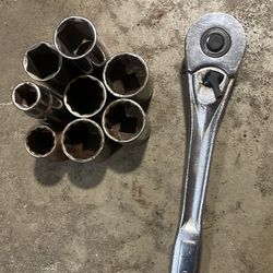 Socket wrench