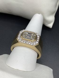 18KT Gold Diamond Ring